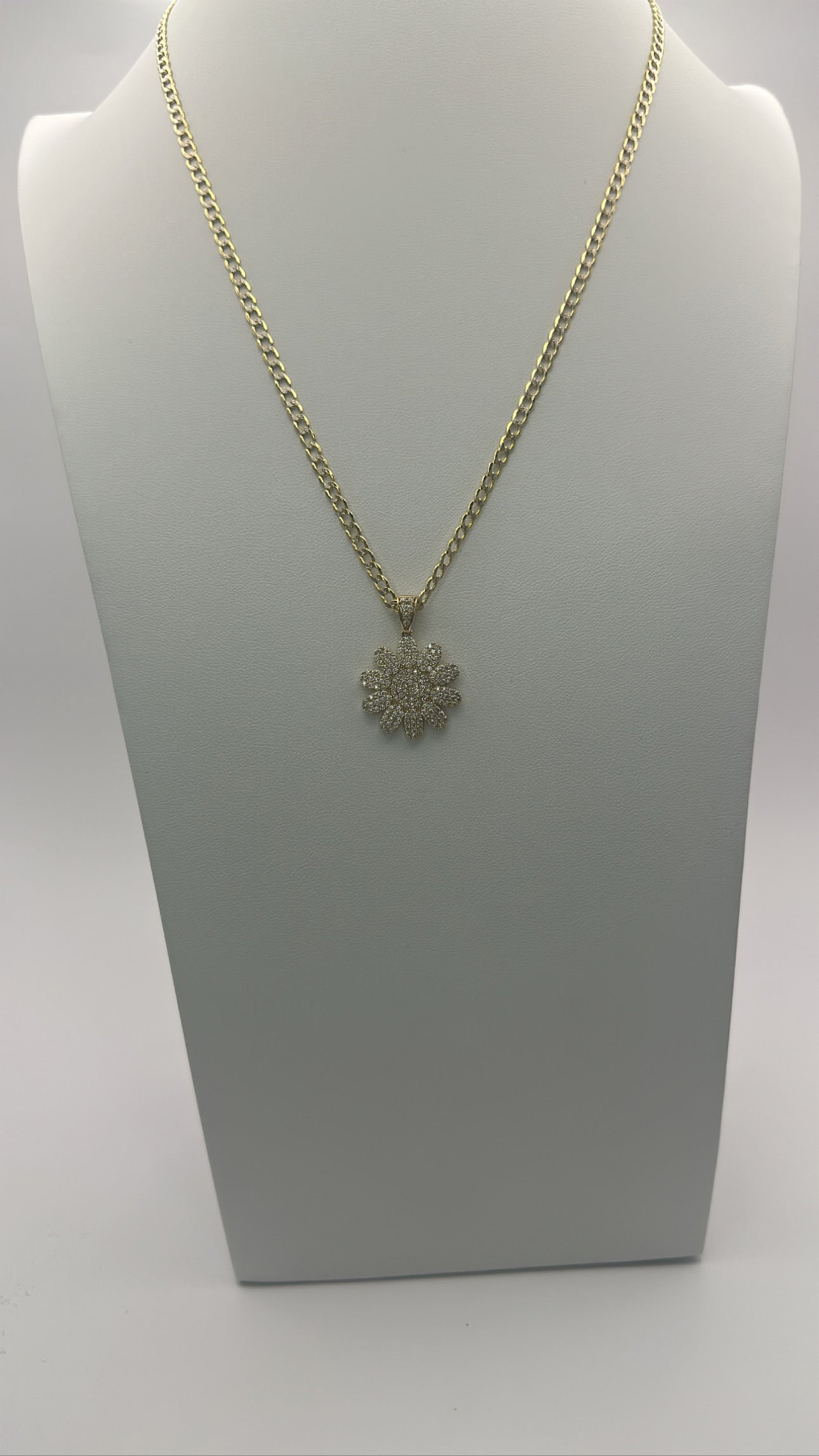 Two tone chain and flower pendant