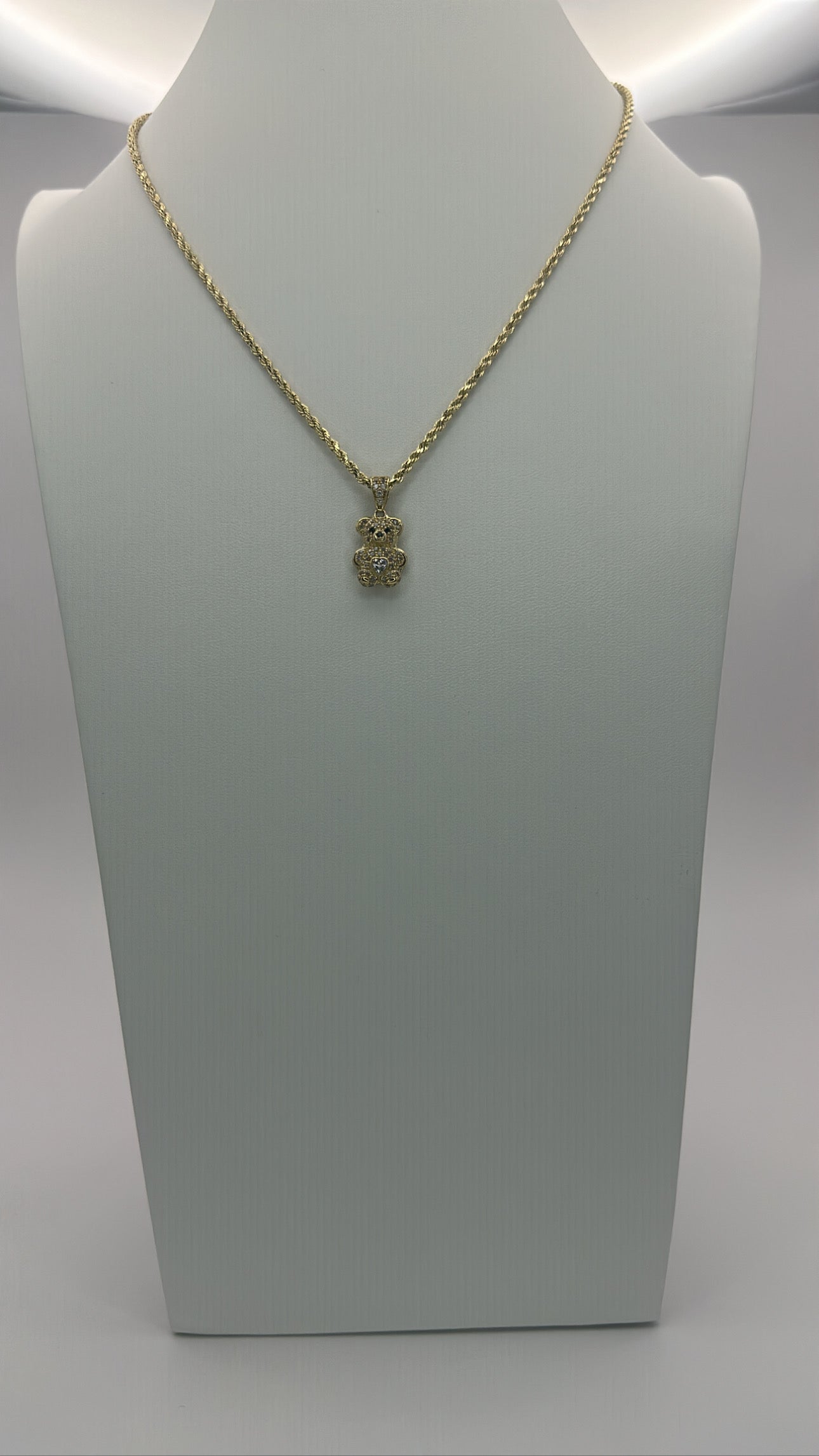 Rope chain and teddy bear pendant