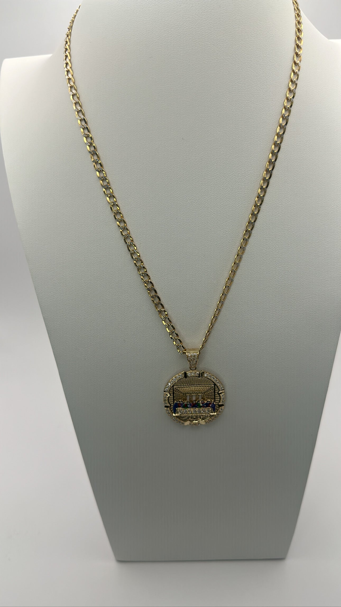 Two tone cuban chain and last supper pendant